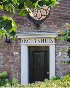 Koetshuis aan het water 3 bedroom villa